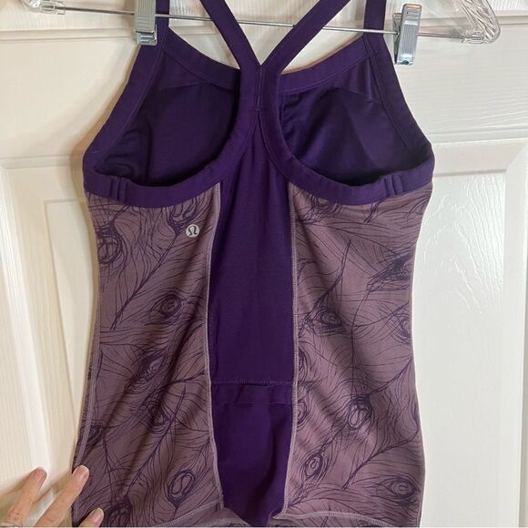Lululemon Tank with Built in Support. Lulu Symbol Featured Power Y 4‎ Pocket - Picture 5 of 7